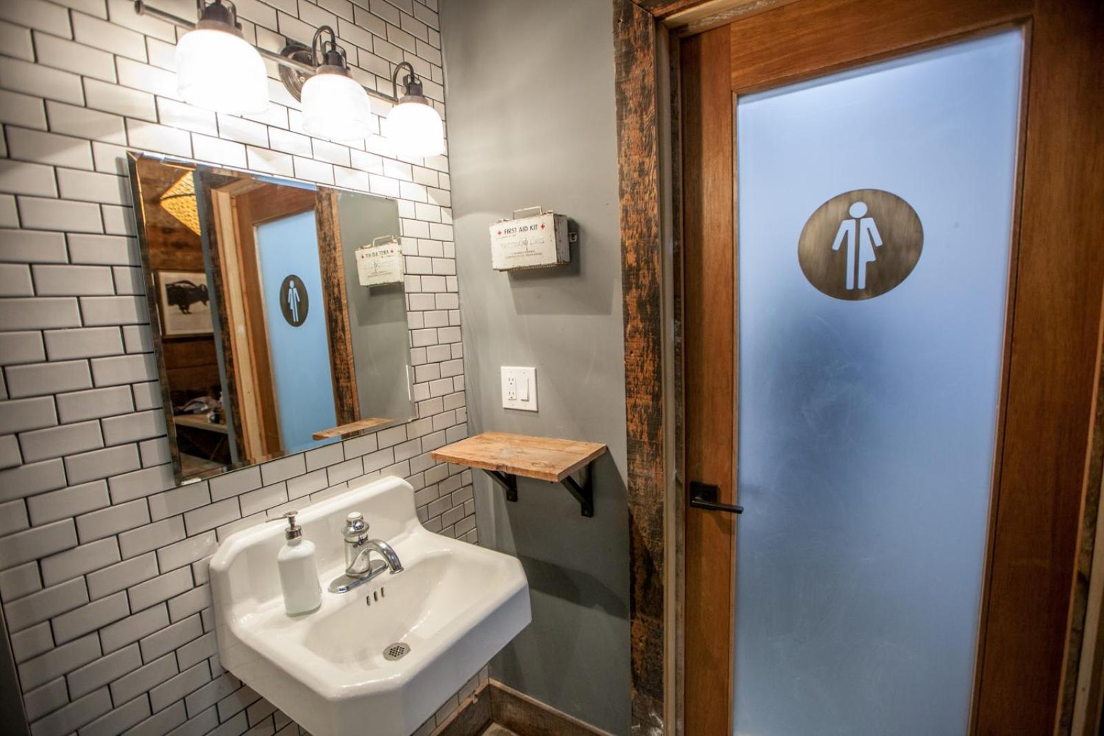 Podshare East Hollywood Hostel ลอสแอนเจลิส ภายนอก รูปภาพ