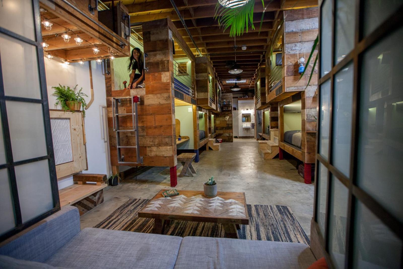 Podshare East Hollywood Hostel ลอสแอนเจลิส ภายนอก รูปภาพ