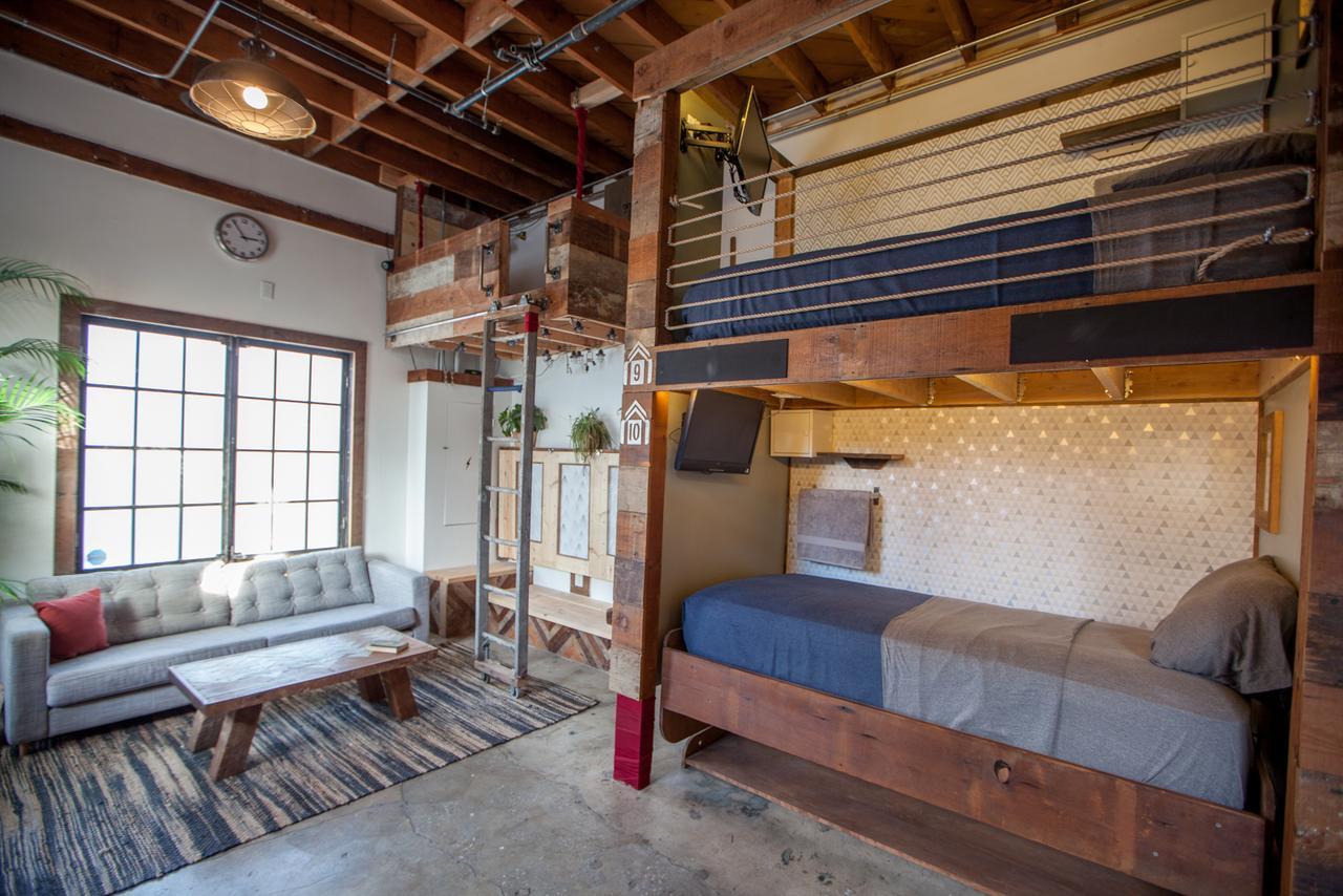 Podshare East Hollywood Hostel ลอสแอนเจลิส ภายนอก รูปภาพ