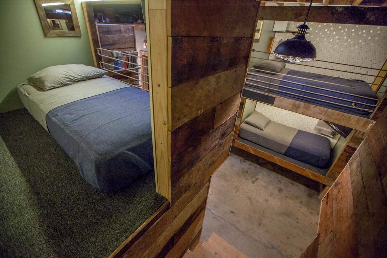 Podshare East Hollywood Hostel ลอสแอนเจลิส ภายนอก รูปภาพ