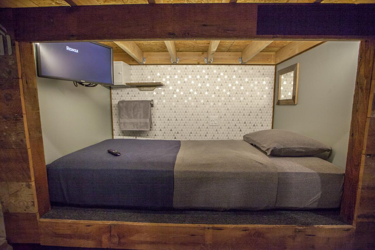 Podshare East Hollywood Hostel ลอสแอนเจลิส ภายนอก รูปภาพ