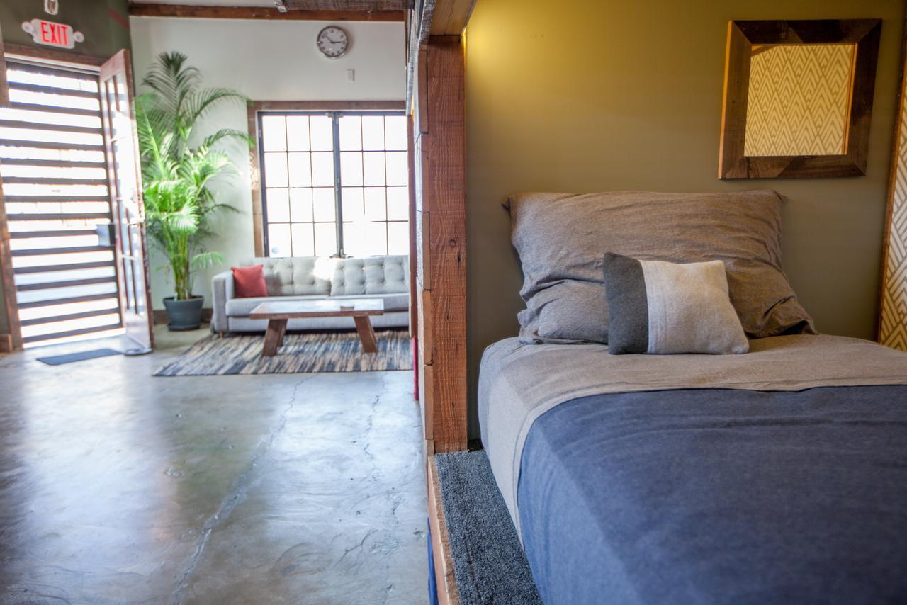 Podshare East Hollywood Hostel ลอสแอนเจลิส ภายนอก รูปภาพ