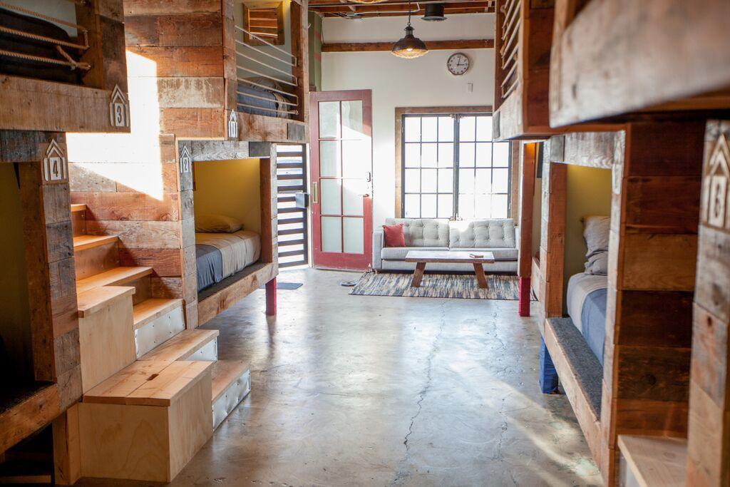 Podshare East Hollywood Hostel ลอสแอนเจลิส ภายนอก รูปภาพ