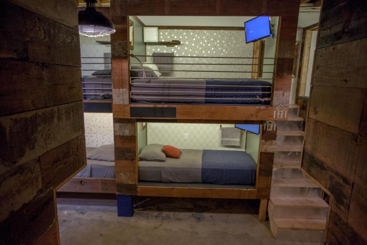 Podshare East Hollywood Hostel ลอสแอนเจลิส ภายนอก รูปภาพ