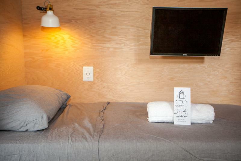 Podshare East Hollywood Hostel ลอสแอนเจลิส ภายนอก รูปภาพ